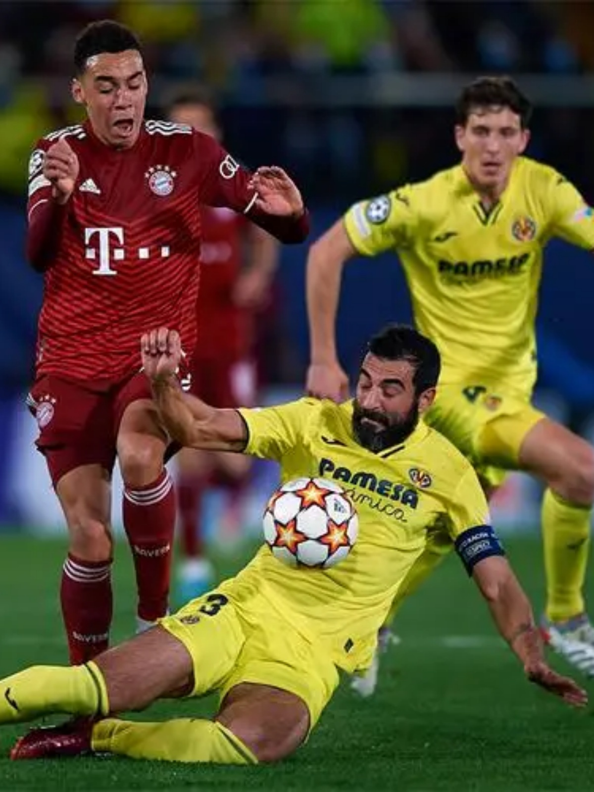 包含赛地聚焦——欧冠今晚热度飙升，费城76人临场应变，赛场秩序良好，轮换策略成焦点的词条